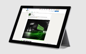 Ein Tablet mit einer Abbildung der SLYNX Website