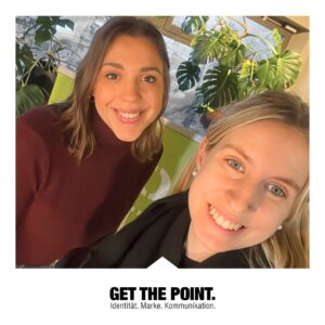 Get The Point-Markenmanagerin Corinna und Werkstudentin Miriam bei Content Produktion für den Vodcast der Robin Gut Initiative