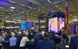 Bühne und Raum beim Kundenevent von Hammesfahr.